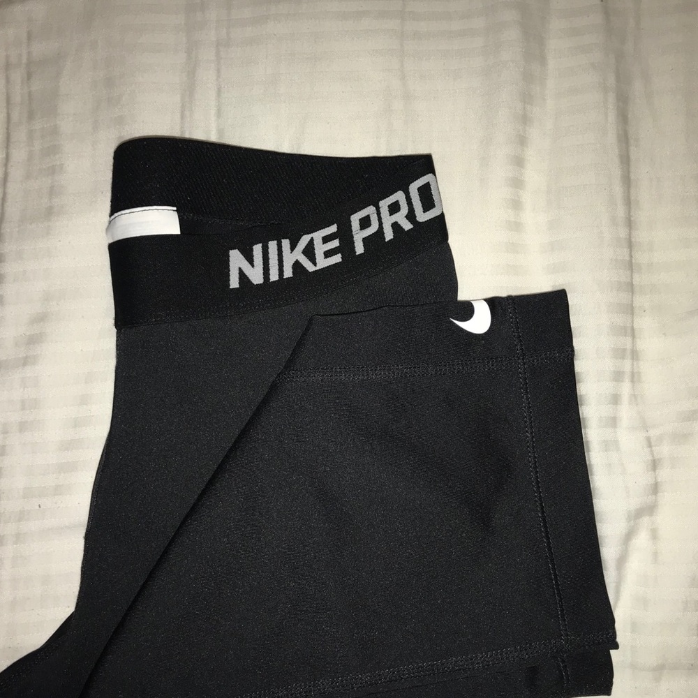 Nike pro dryfit capri leggings